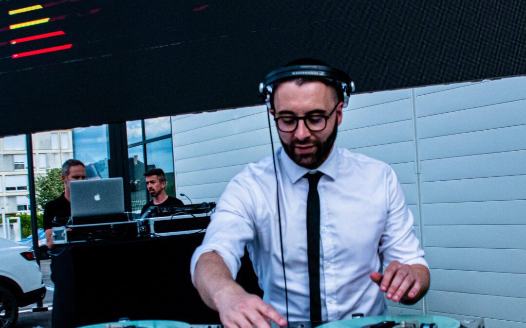 DJ événementiel : de la passion à la profession – Le parcours de Maël